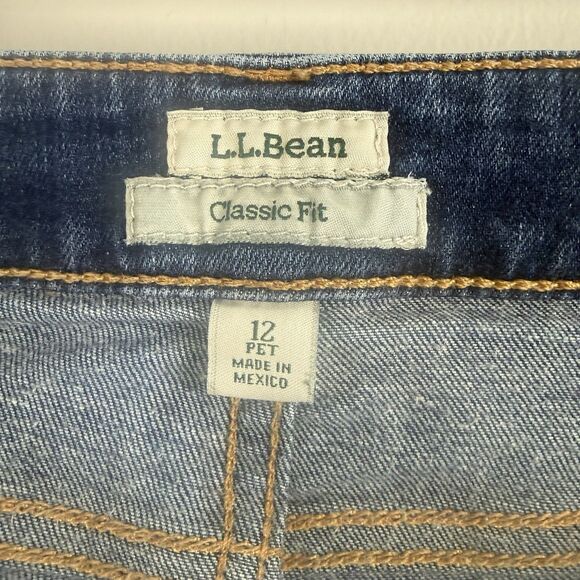L.L. Bean Classic Fit Straight Petite Jeans - Picture 9 of 10